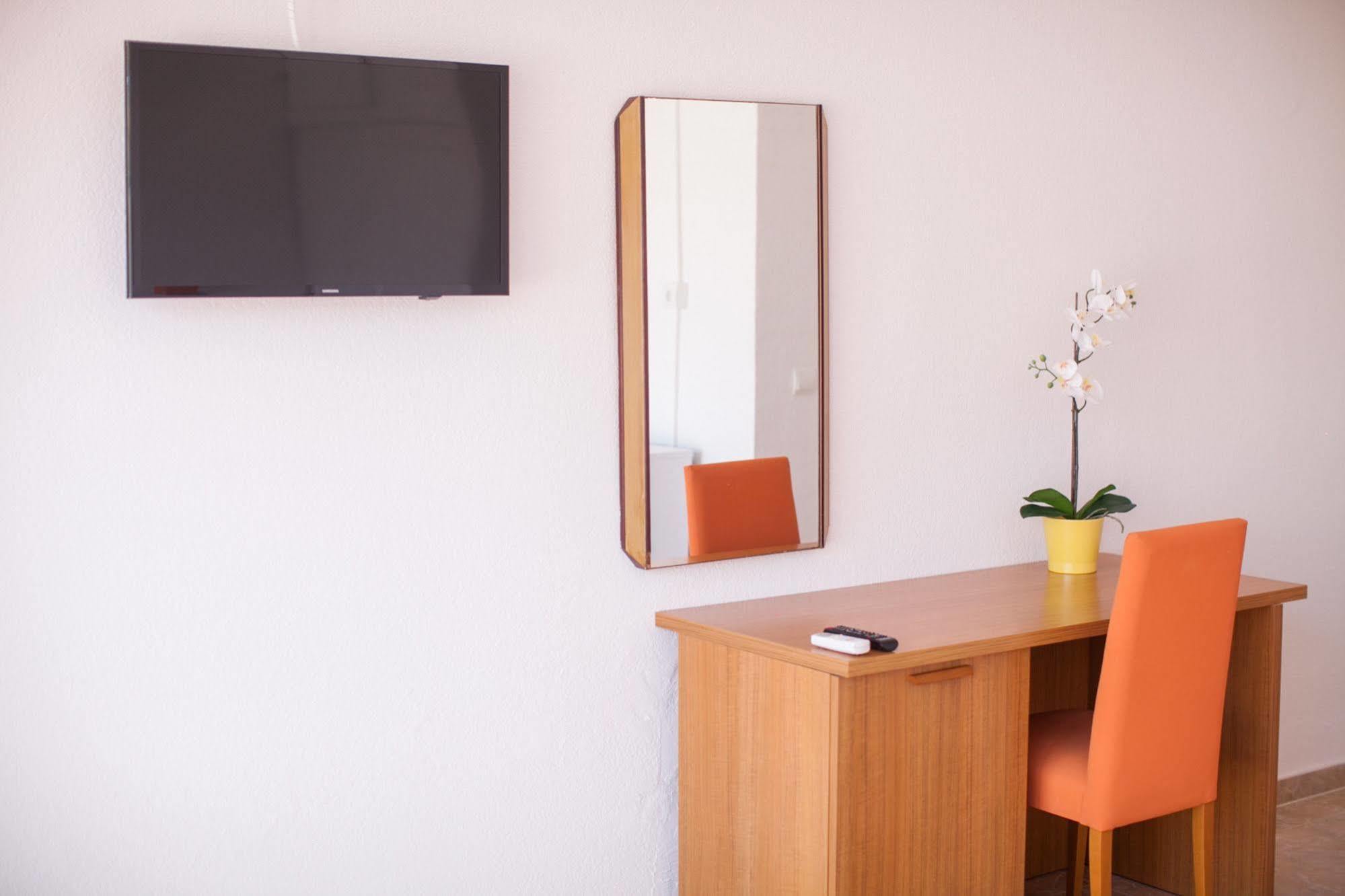 Hostal Los Pinos Es Cana Eksteriør bilde